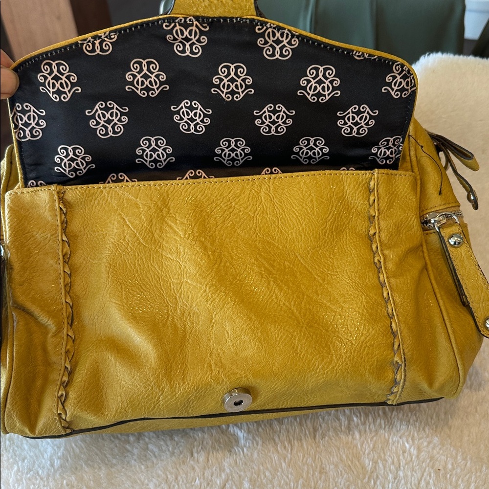 Jessica Simpson handbag - Picture 5 of 10
